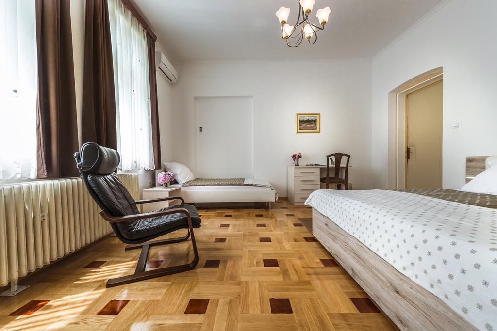 Vila Regina Rooms Karlovac Luaran gambar